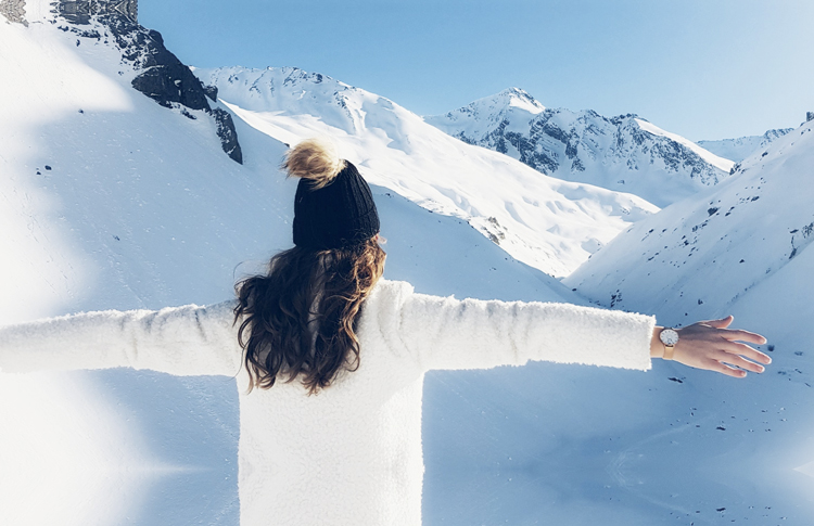 FEMME-MONTAGNE